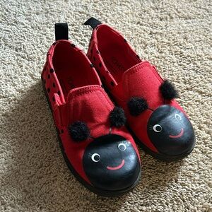 Tomʻs Toddler Lady Bug Shoes